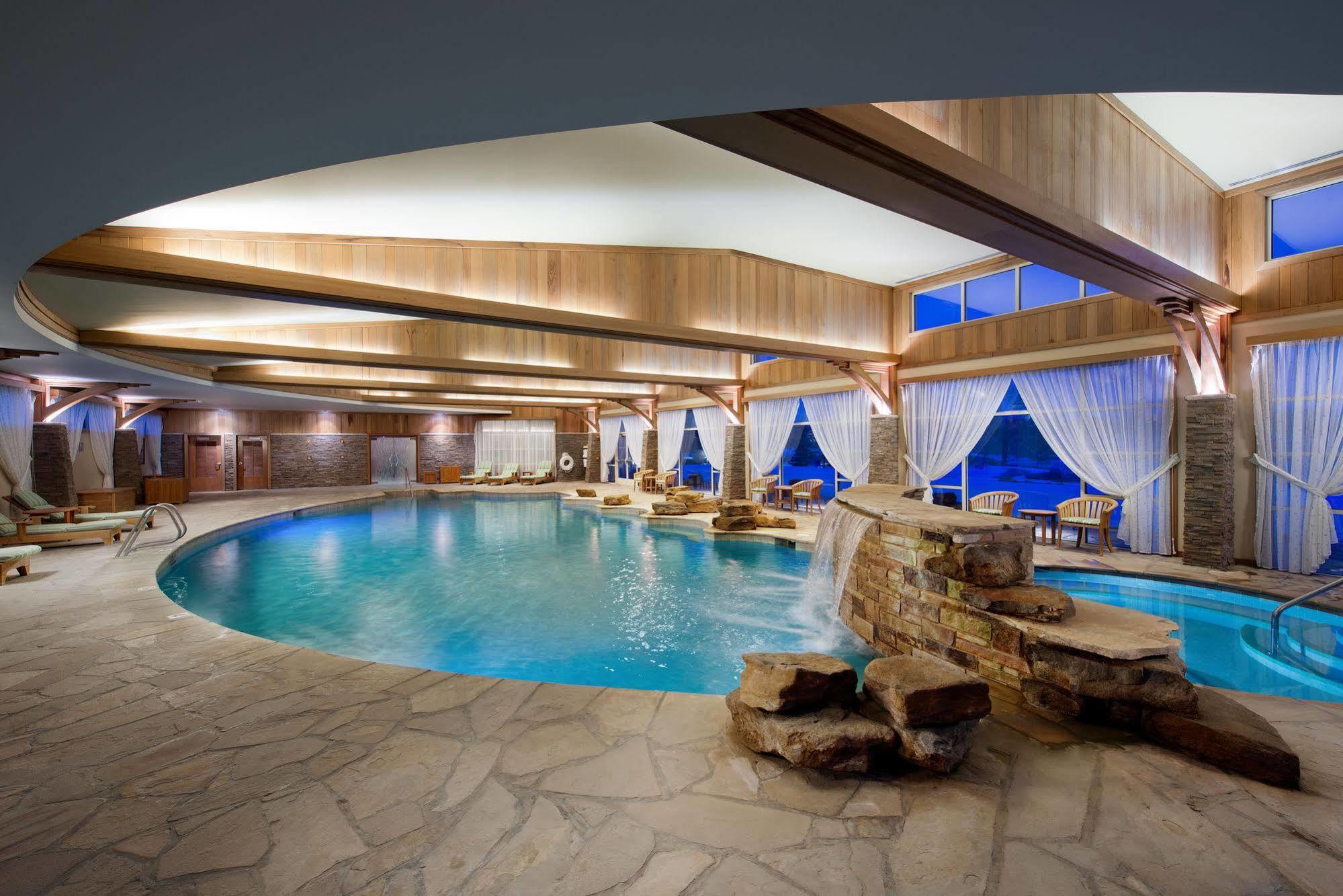 Turning Stone Resort And Casino Верона Екстериор снимка